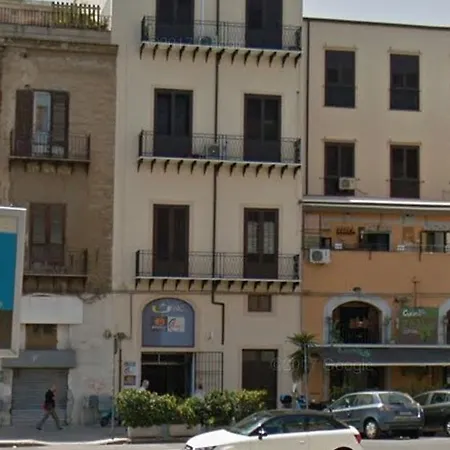 Nocleg ze śniadaniem Volturno 106 Palermo